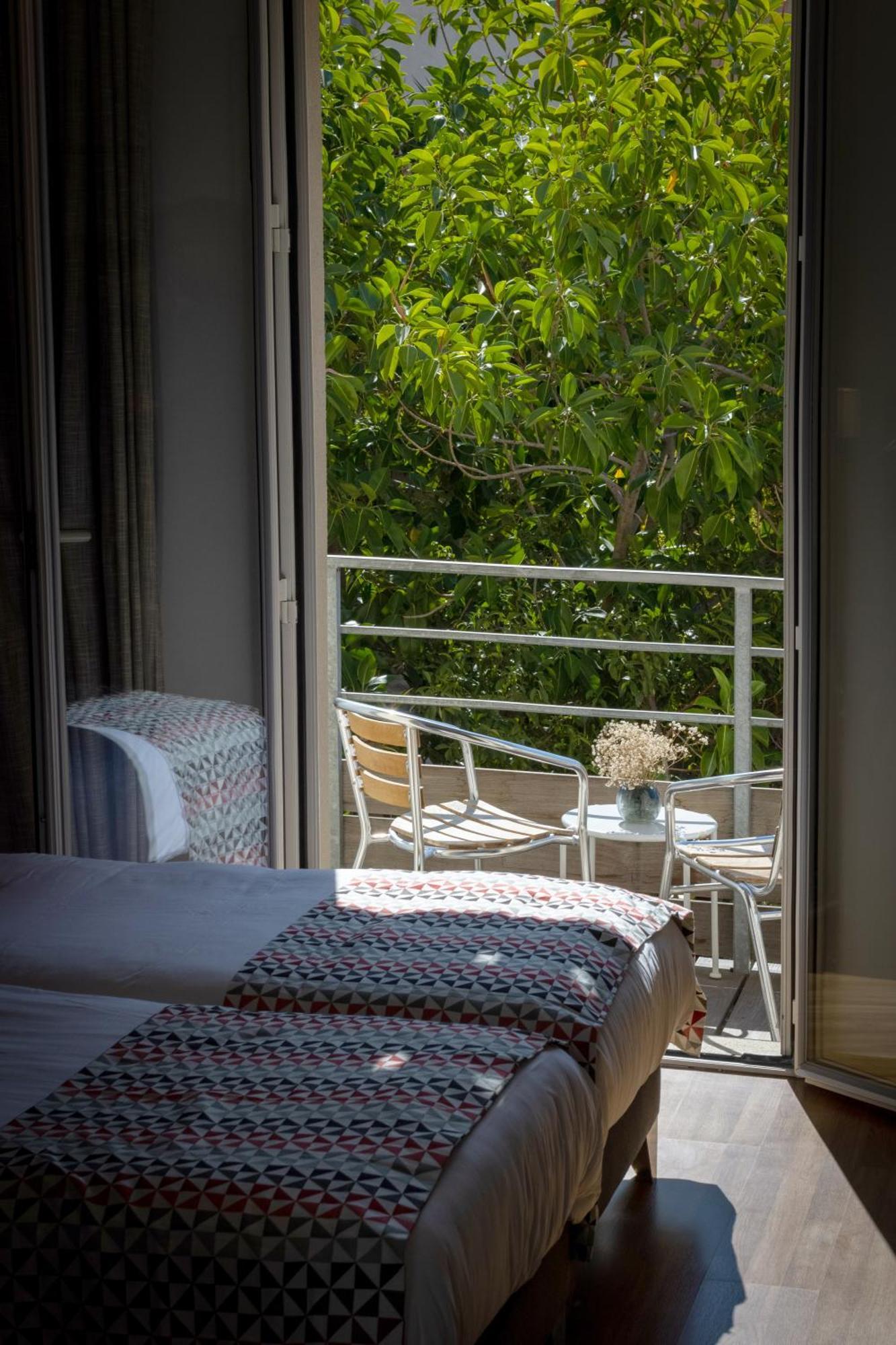Hotel Mediterranee Кальви Экстерьер фото