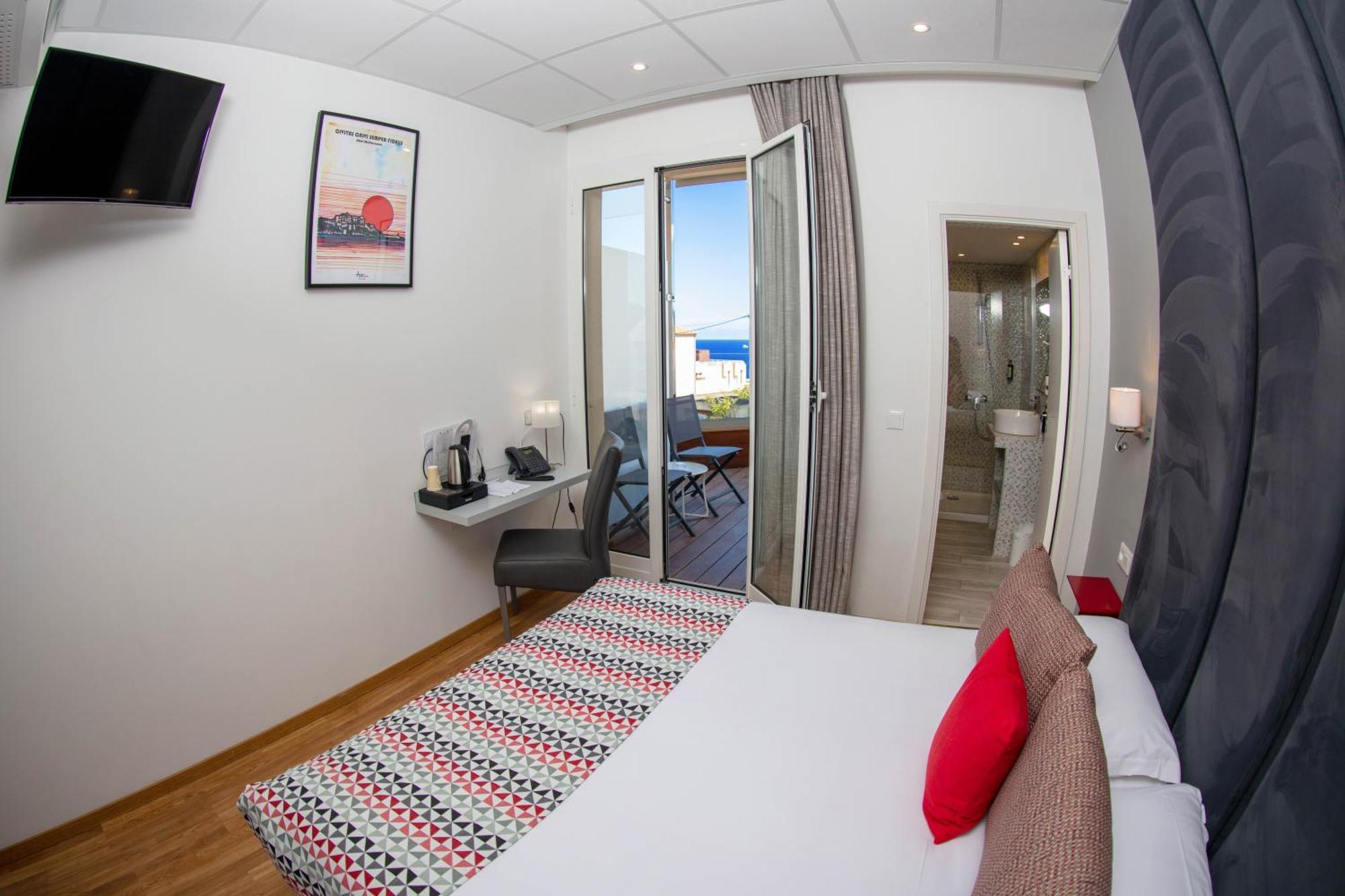 Hotel Mediterranee Кальви Экстерьер фото